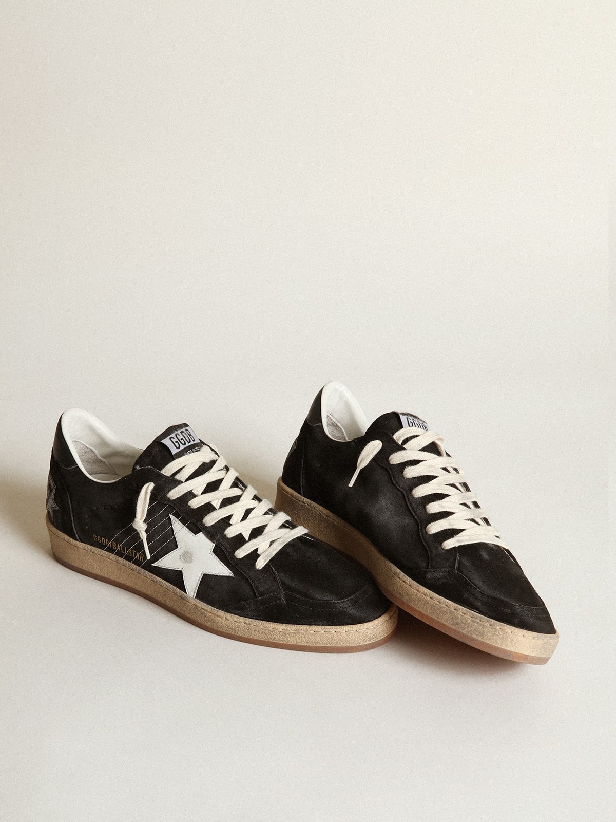 Ball Star homme en daim noir avec étoile en cuir blanc